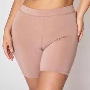 Numi Comfort Short